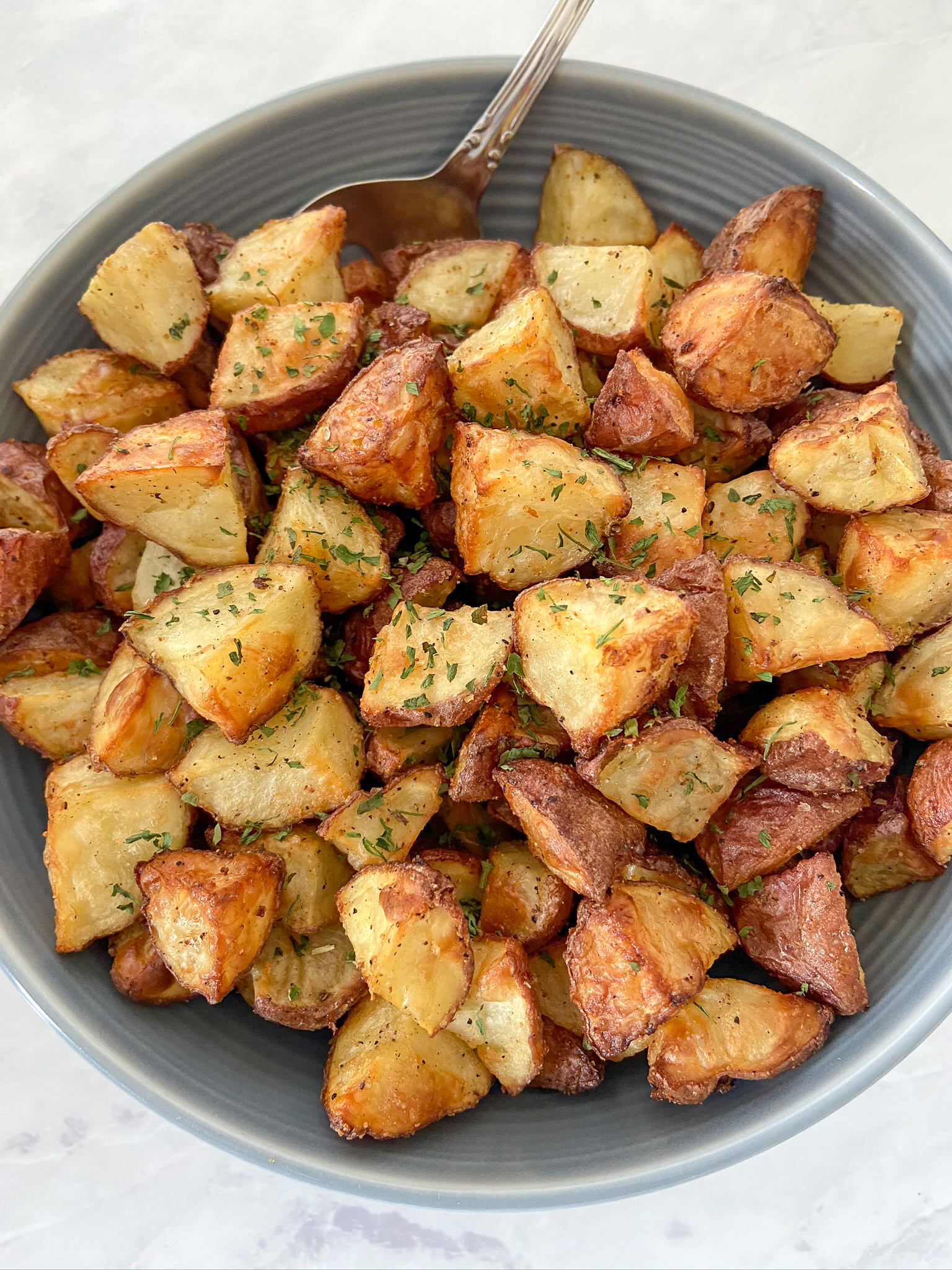 Air Fryer Crispy Garlic Potatoes